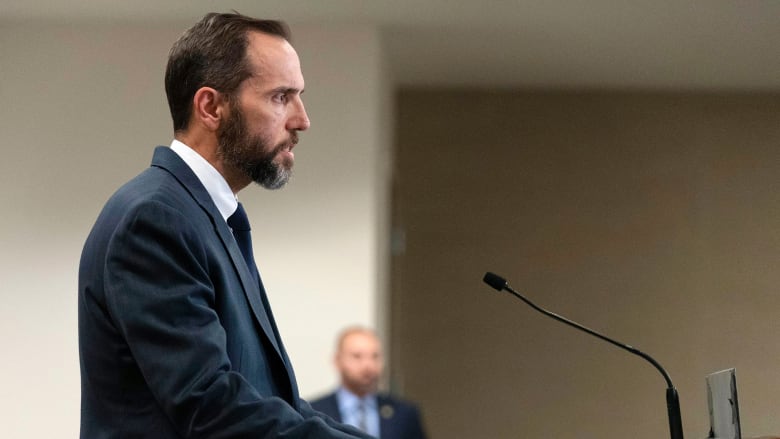 Breaking down Smith's 'textbook response' to Trump indictment