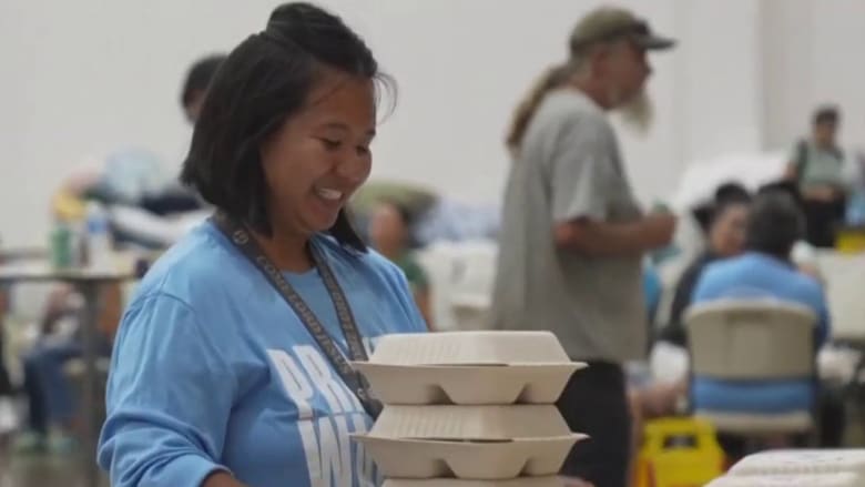 Non-profit group helps feed people in Hawaii after deadly wildfires