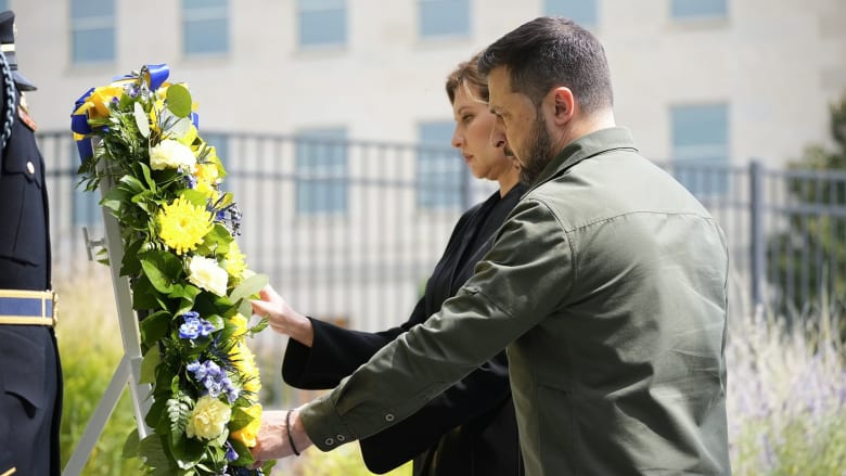 Zelenskyy lays wreath at Pentagon 9/11 memorial