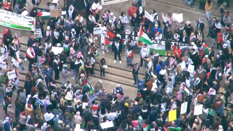 Hundreds rally in Boston in support of Palestinians