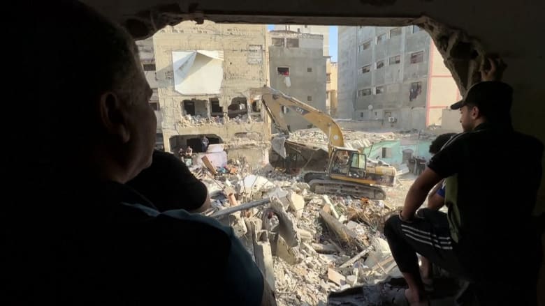 Palestinians search for survivors after airstrike in Khan Younis