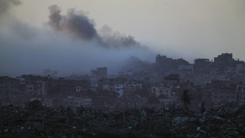 Heavy bombing in southern Gaza causes residents to flee