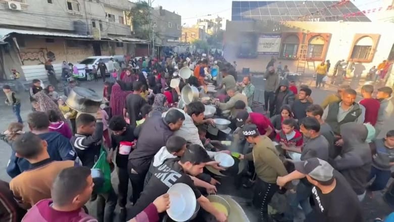 Israel under pressure to allow more aid into Gaza