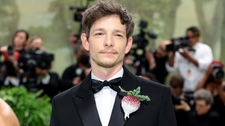 Mike Faist arrives at the 2024 Met Gala