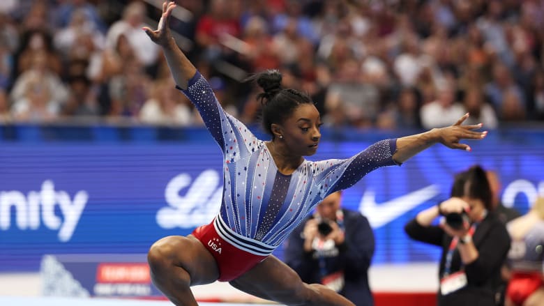 Simone Biles performs floor routine featuring Taylor Swift song
