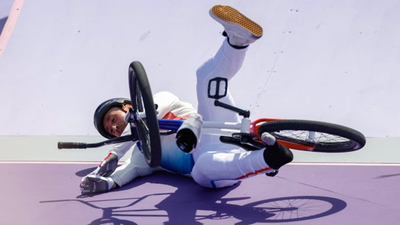 France’s Jeanjean gets up after taking nasty fall in BMX Freestyle