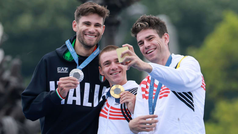 Belgians dominate men's time trial podium