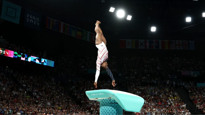Simone Biles rocks vault to lead U.S. team to gold