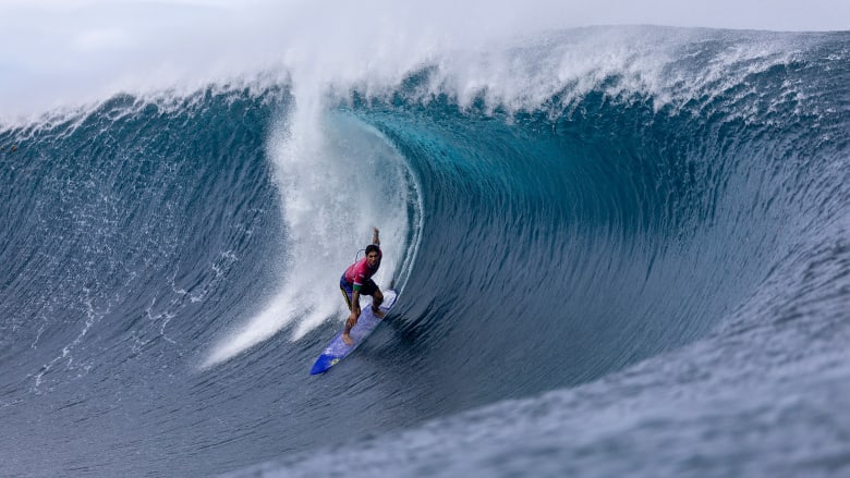 Medina glides to the highest wave score in Olympic history
