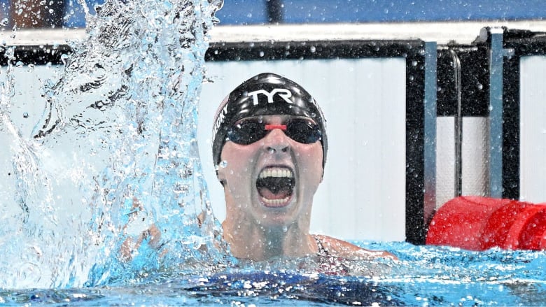 Katie Ledecky obliterates the competition for gold in 1500m