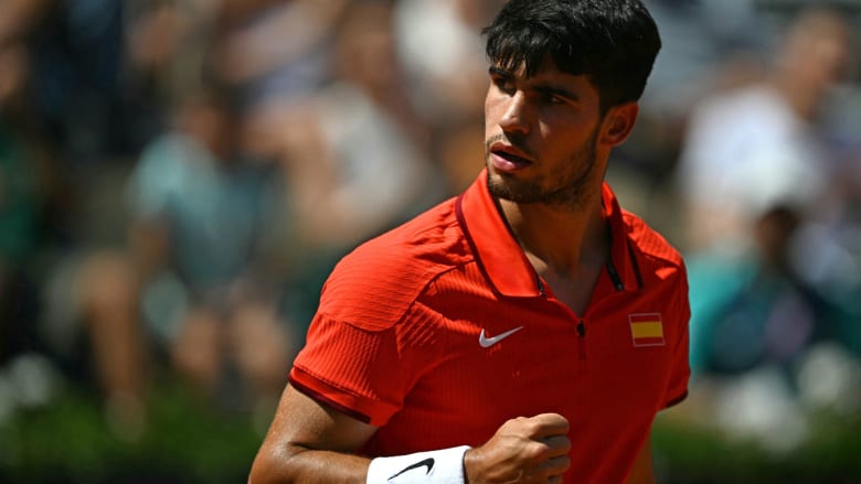Carlos Alcaraz sweeps Roman Safiullin for quarterfinal berth