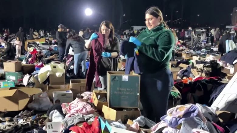 Acts of kindness in California wildfires offer glimmers of hope for victims