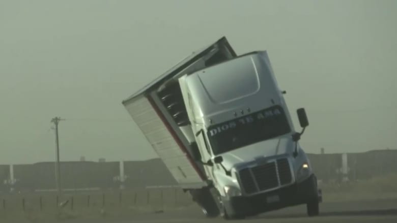 Massive dust storms cause fatal crashes in Texas