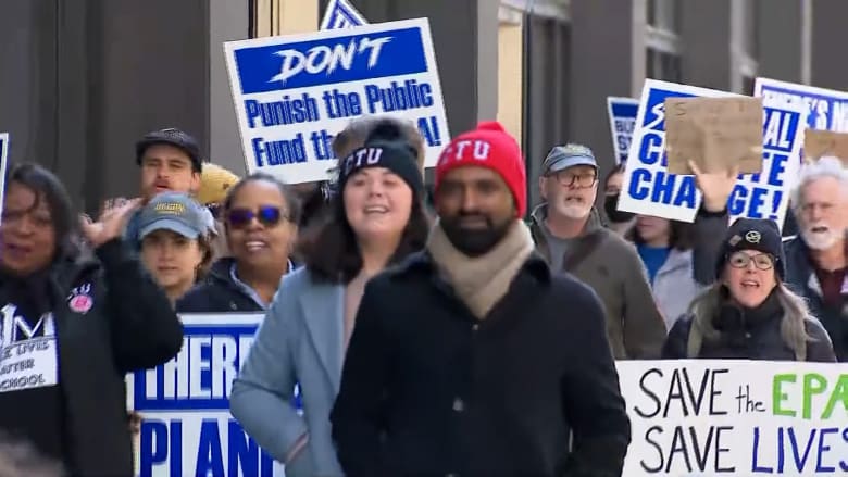Chicago EPA workers protest recent cuts at agency