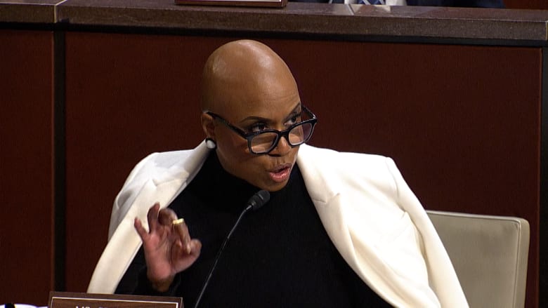 Comer and Pressley spar over crime data during hearing on sanctuary cities