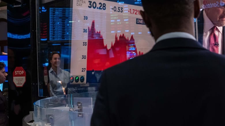 U.S. market plunges for second day after Trump’s sweeping tariffs