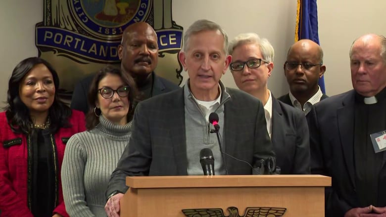 Portland mayor calls for ICE operations to halt