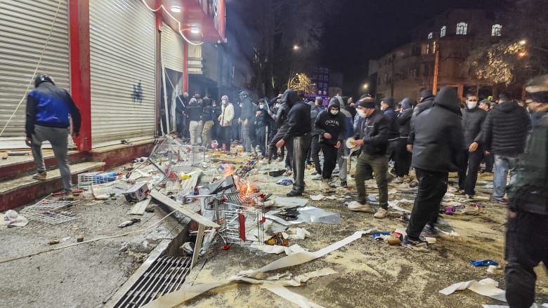 Iran cuts off internet as protests for regime change intensify