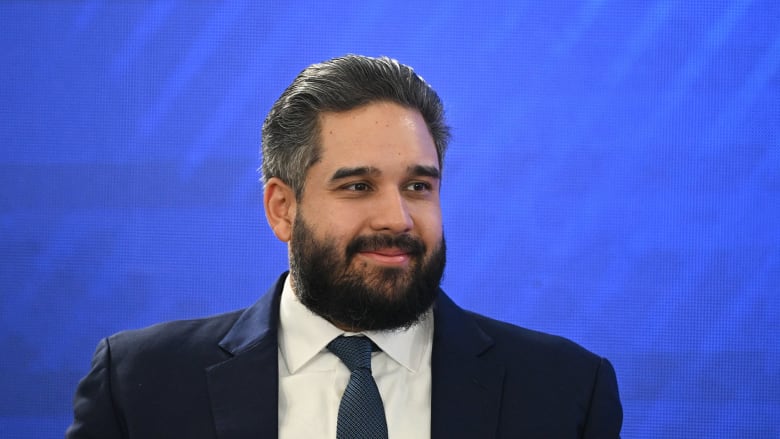 Maduro heads into the court as his son speaks to the Venezuelan General Assembly