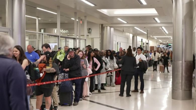 Lines at TSA checkpoints grow longer amid spring break travel rush