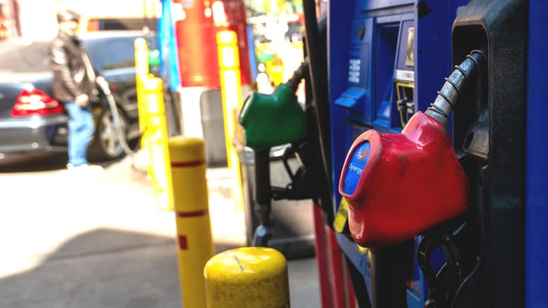 U.S. gas prices surge to a 4-year high as Iran stalemate drags on