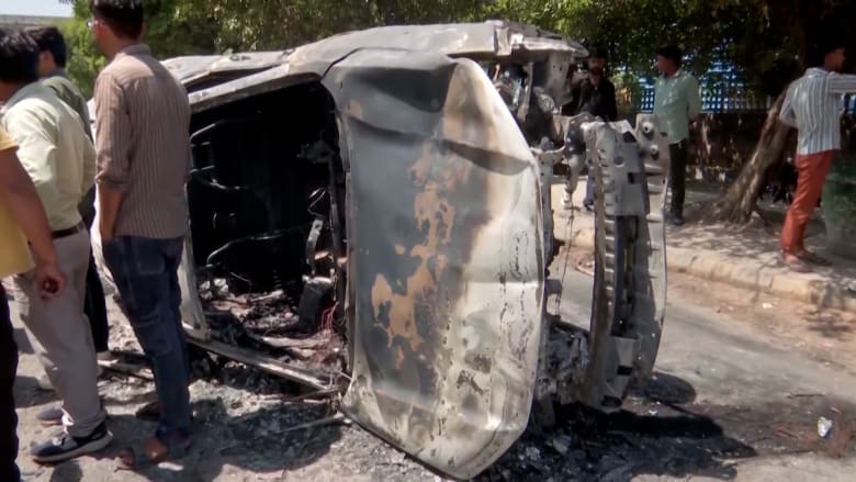 Factory workers in India protest over soaring living costs