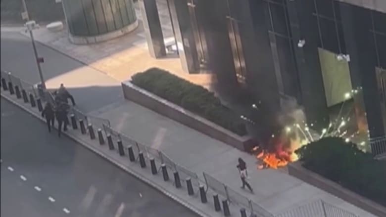 Man Arrested After Setting Fire Outside Manhattan Federal Building
