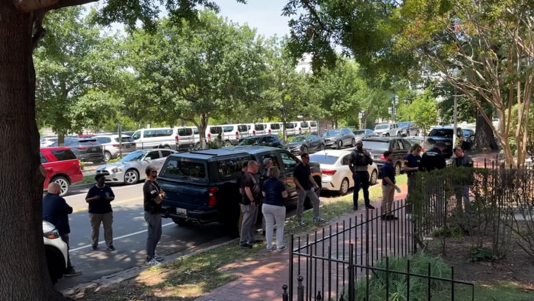 FBI agents search Sen. Lindsey Graham's D.C. residence