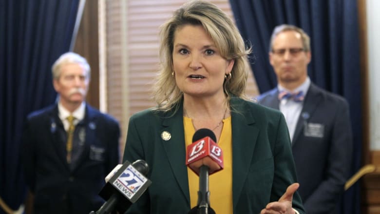 Cindy Holscher wins Democratic primary for Kansas governor, NBC News projects