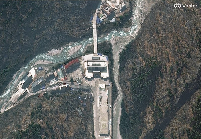 Before and after views of Rasuwagadhi border post on the China-Nepal border. 