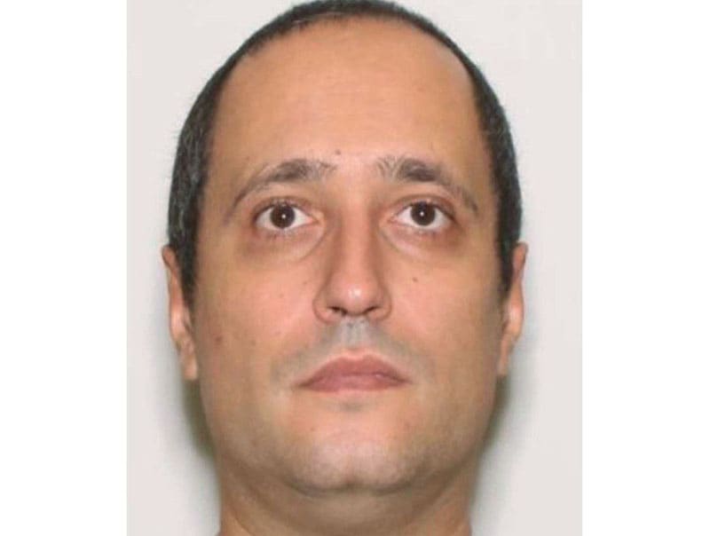 Claudio Neves Valente.