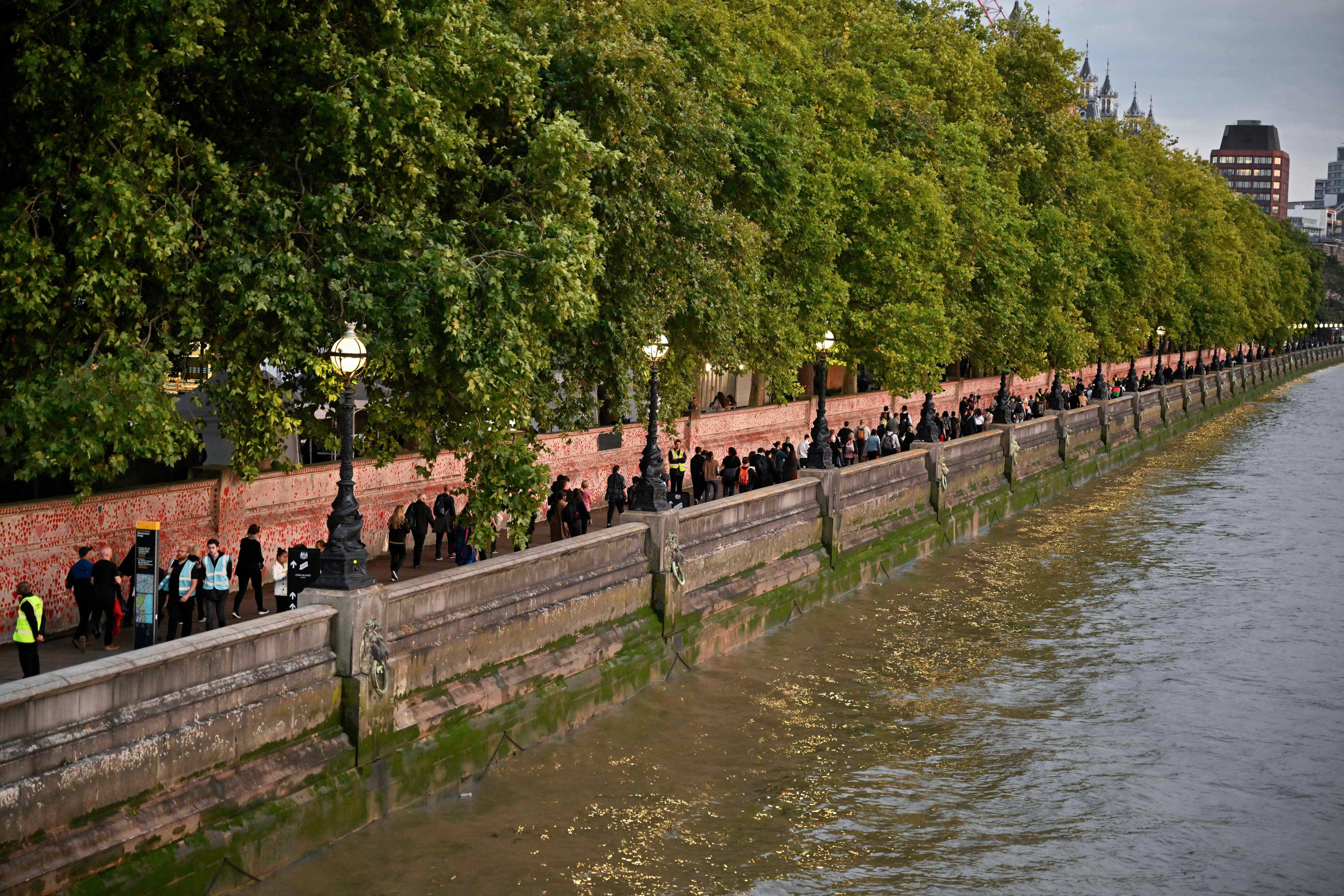 Image: TOPSHOT-BRITAIN-ROYALS-QUEEN-DEATH