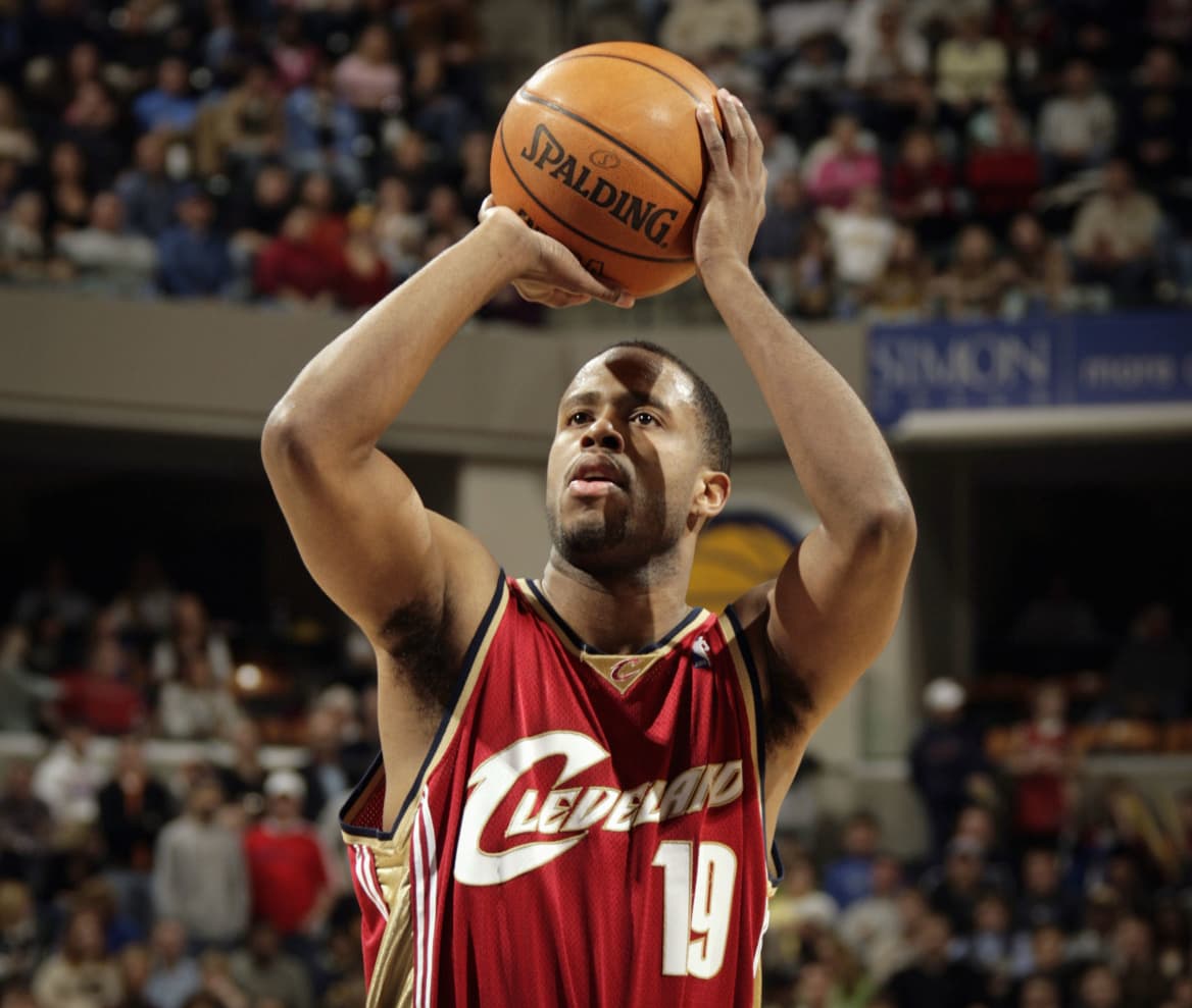 Damon Jones with the Cleveland Cavaliers in 2006.