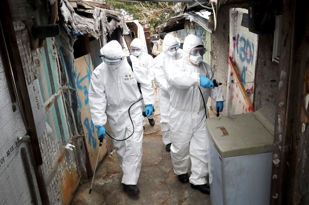 Image: TOPSHOT-SKOREA-CHINA-HEALTH-VIRUS