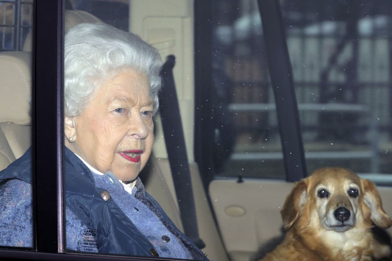 Image: Britain's Queen Elizabeth leaves Buckingham Palace for Windsor Castle to socially distance herself amid the coronavirus pandemic, London,