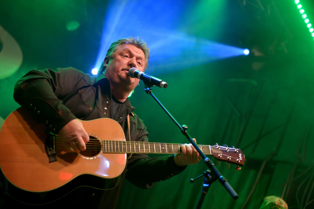 Image: Joe Diffie performs in Nashville in 2014.