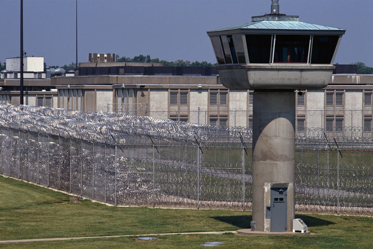 Image: Exterior of an Illinois Federal Prison