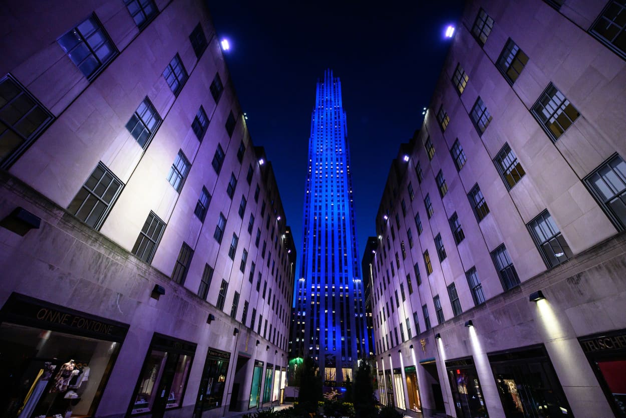 Image: 30 Rock blue lights