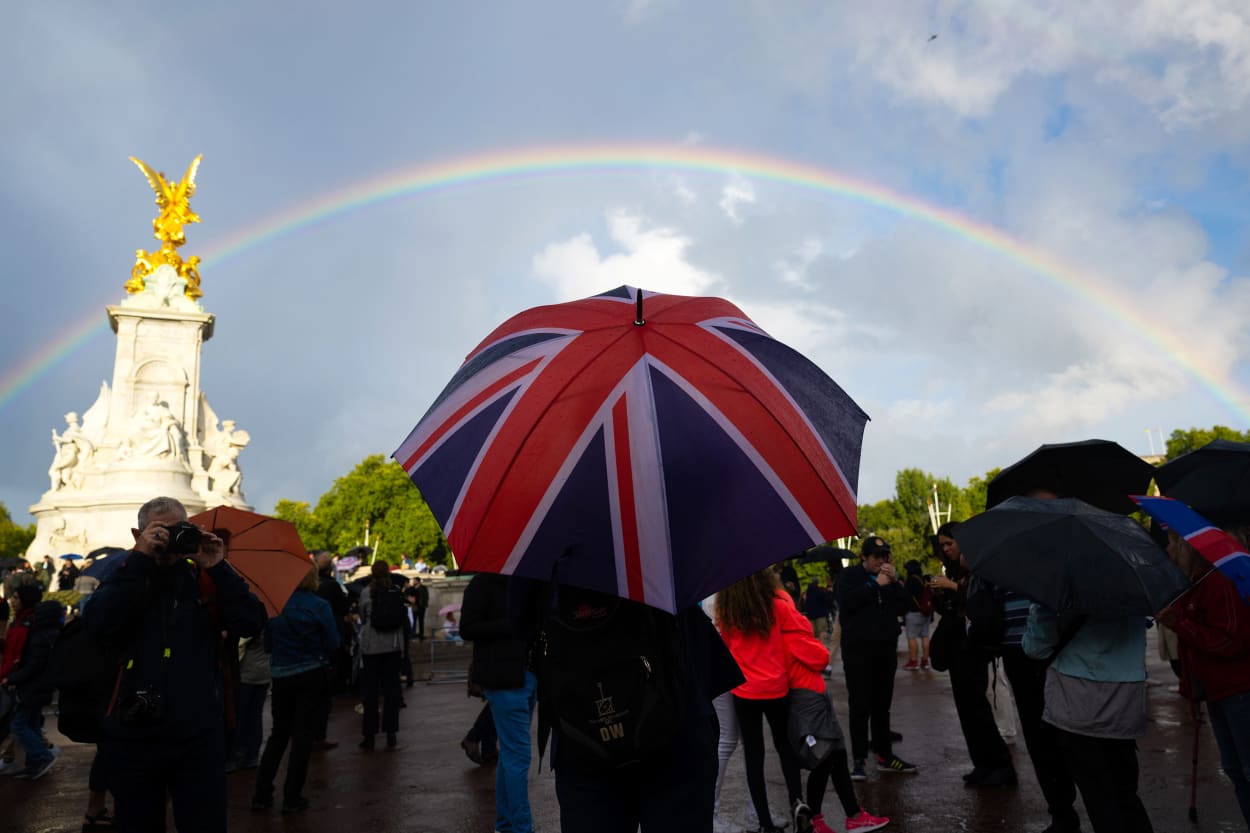 Queen Elizabeth Under 'Medical Supervision'