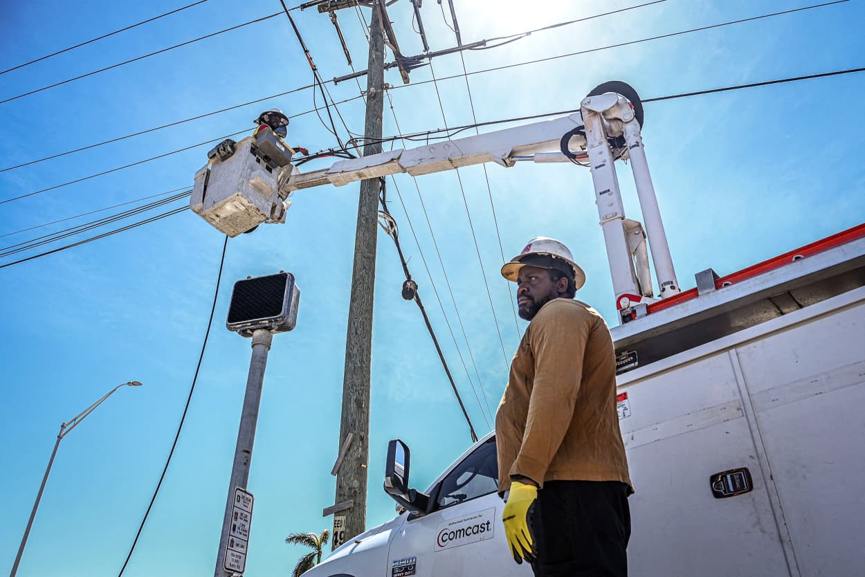 Fort Myers electricity power restoration workers