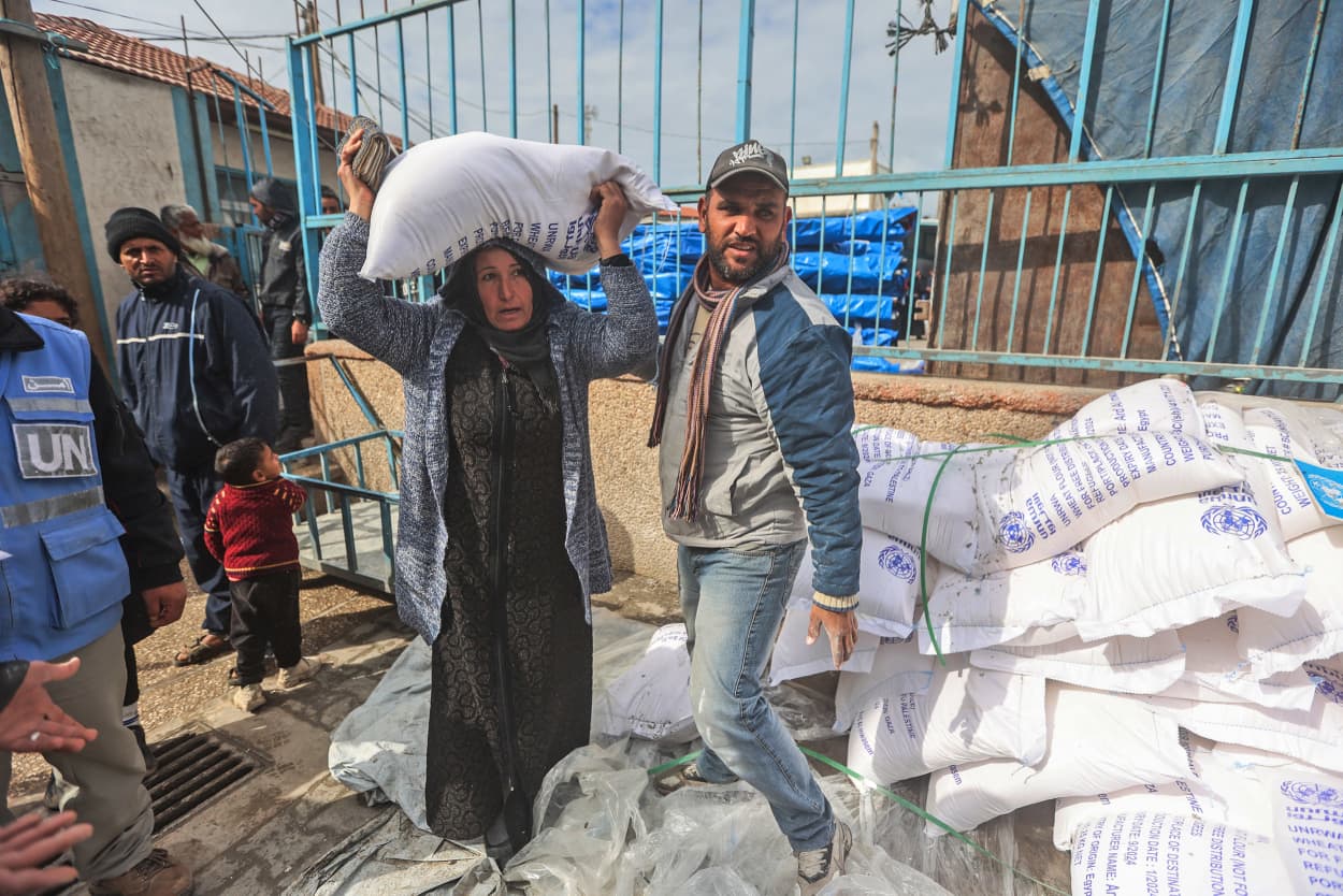 UNRWA distributed flour to Palestinians in Rafah