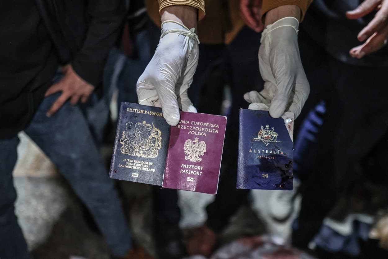 Israeli army attacks a vehicle belonging to an international volunteer aid organization