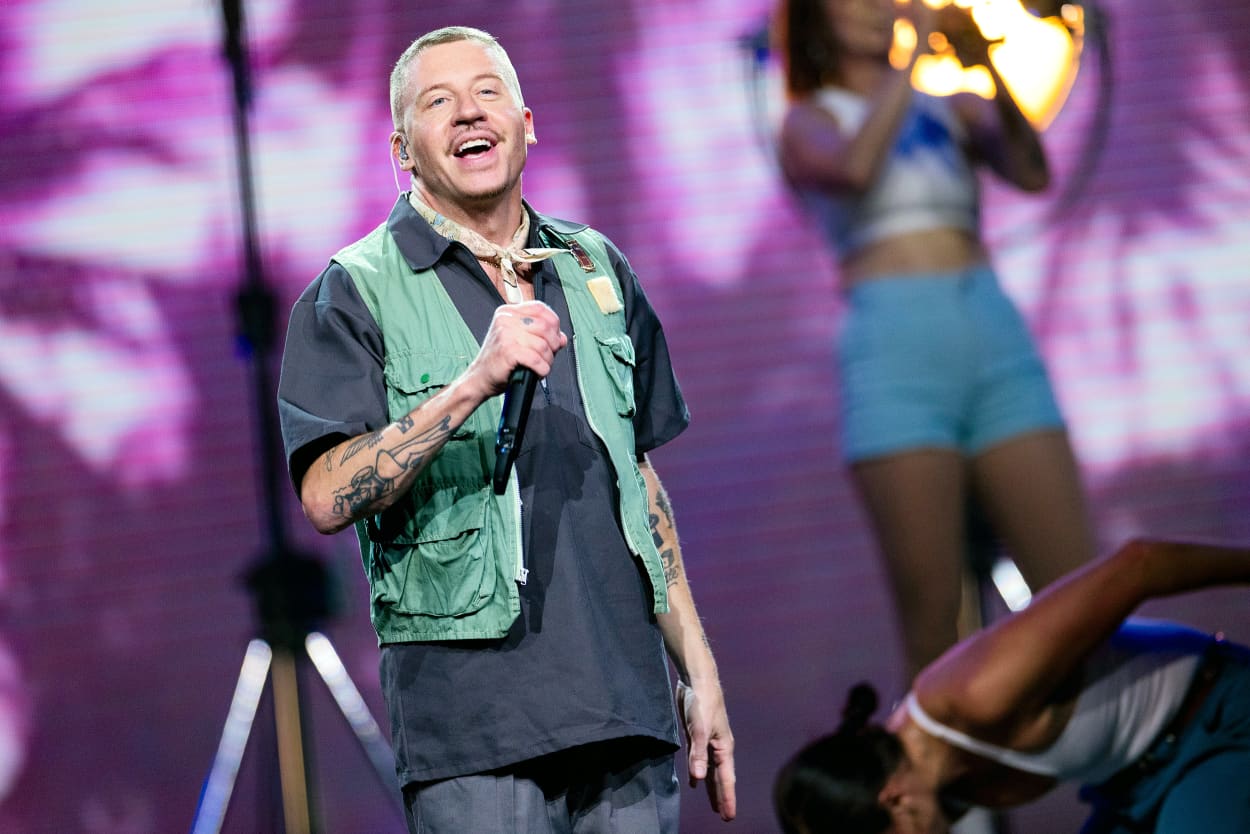 rapper mackelmore smile happy stage performer performance
