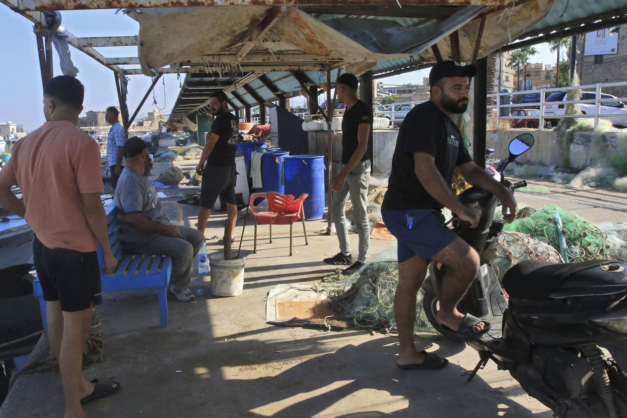 Lebanese fishermen in Sidon