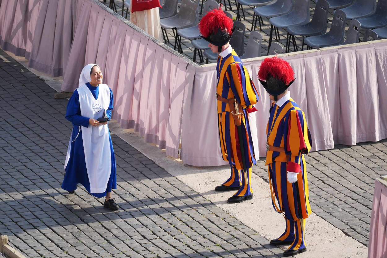 Image: The Body Of Pope Francis Is Transferred To The Basilica St Peter To Lie In State