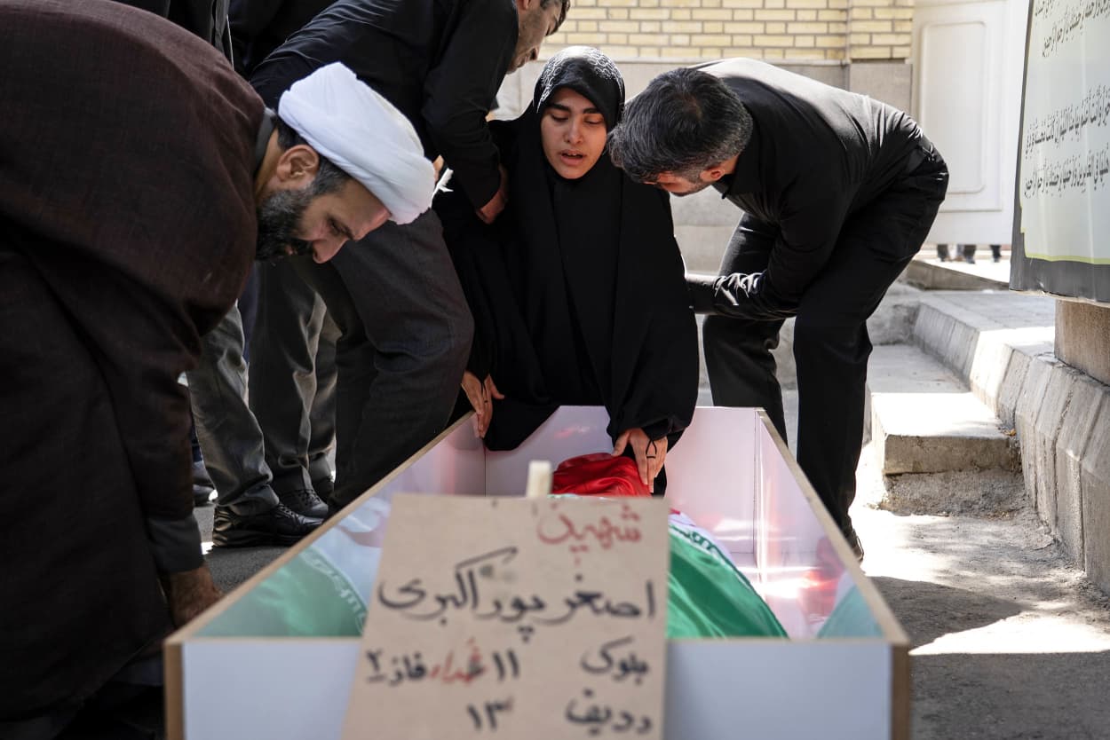 Funeral ceremony held in Tabriz for the 23 soldiers killed in Israeli attacks