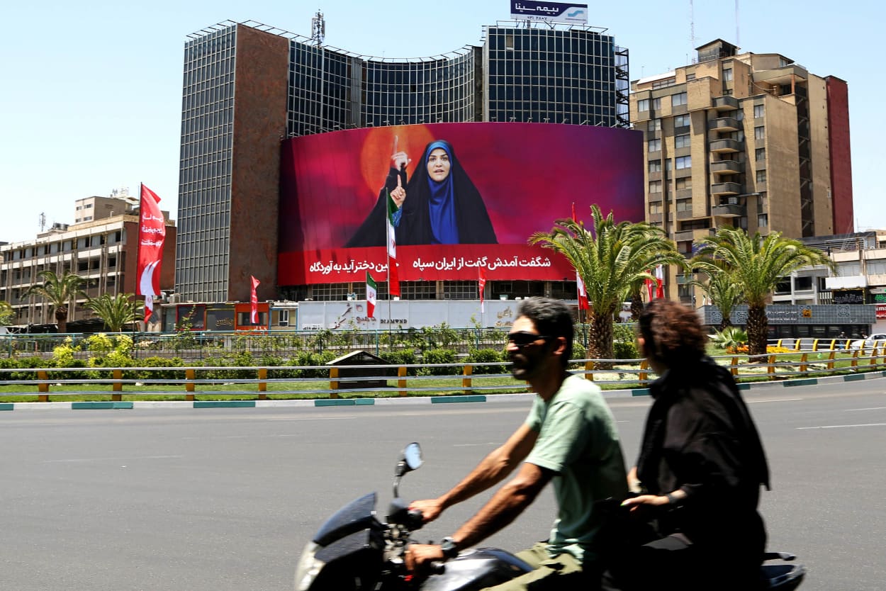 Iranian TV presenter Sahar Emami declared as hero after live broadcast attack