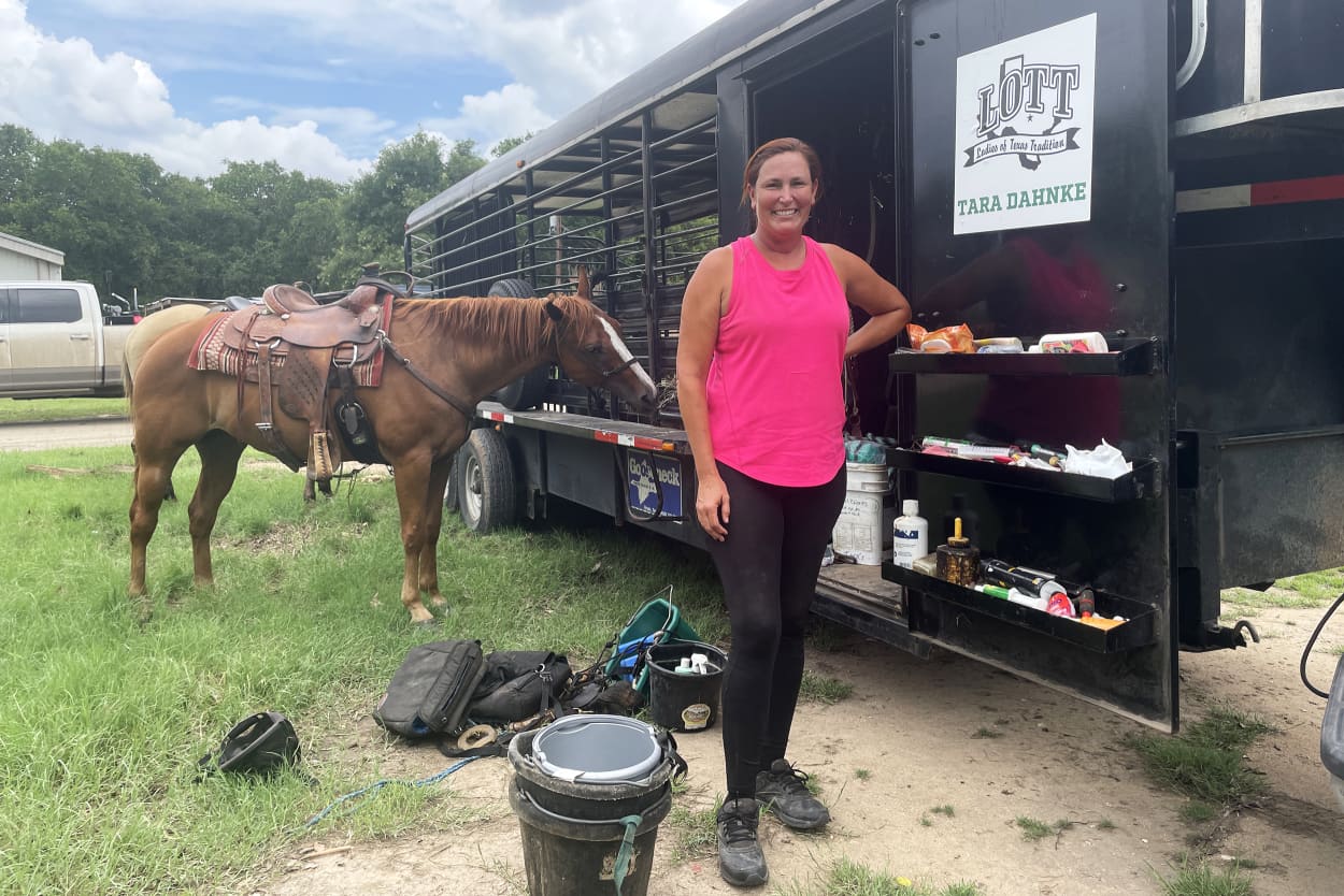 Tara Dahnke of Ladies of Texas Tradition and Peaches the horse