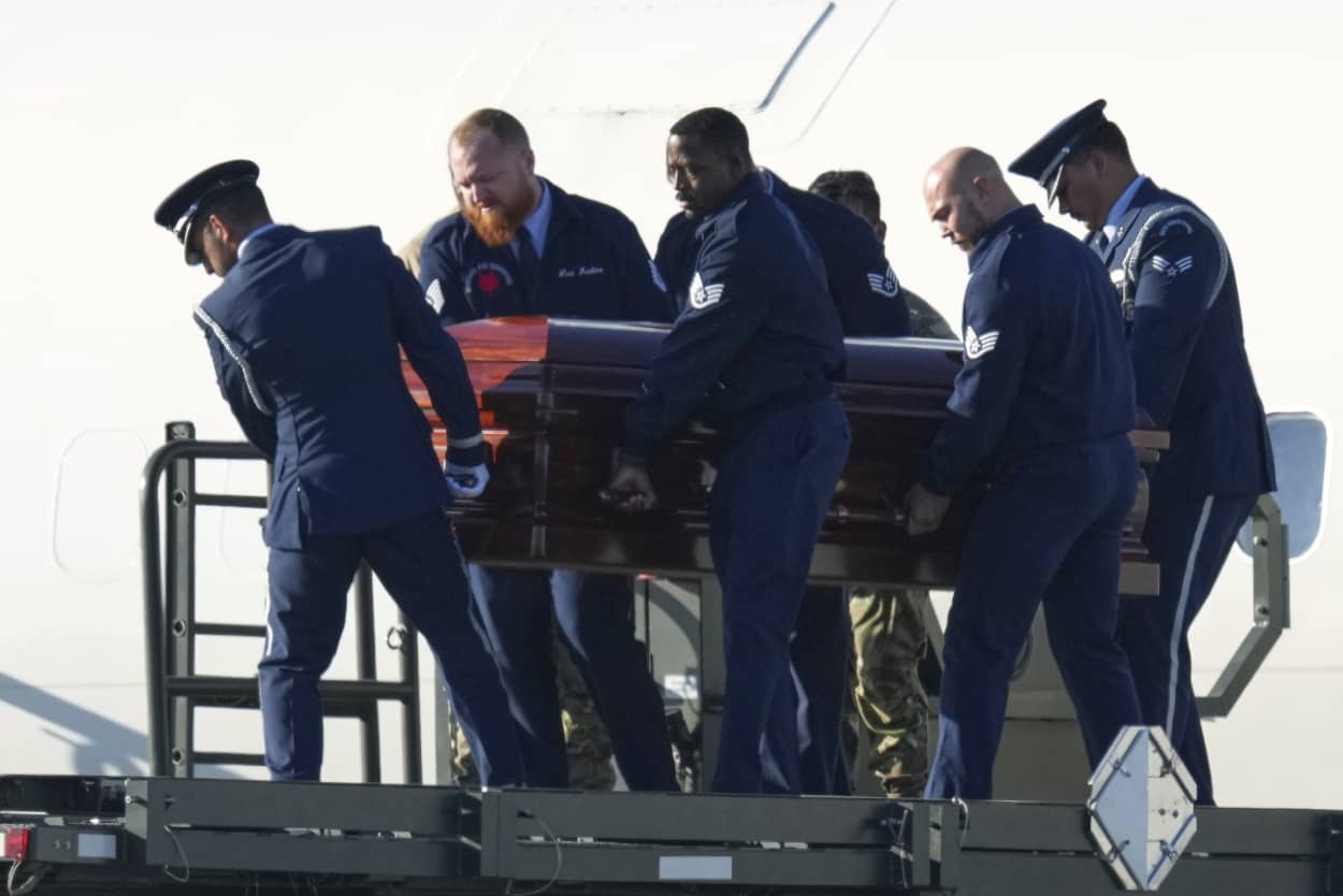 Charlie Kirk Shot casket af2 air force 2 