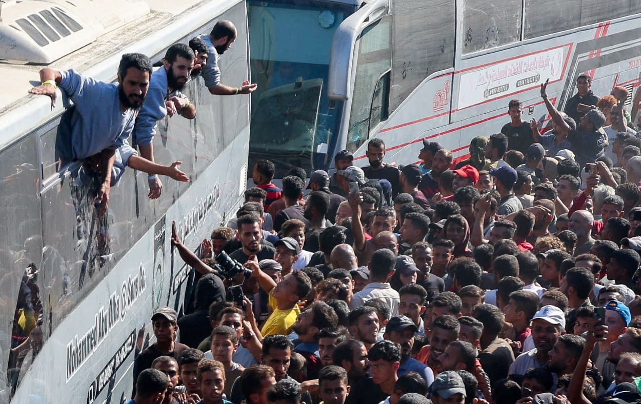 Hostages-prisoners swap and ceasefire deal between Hamas and Israel